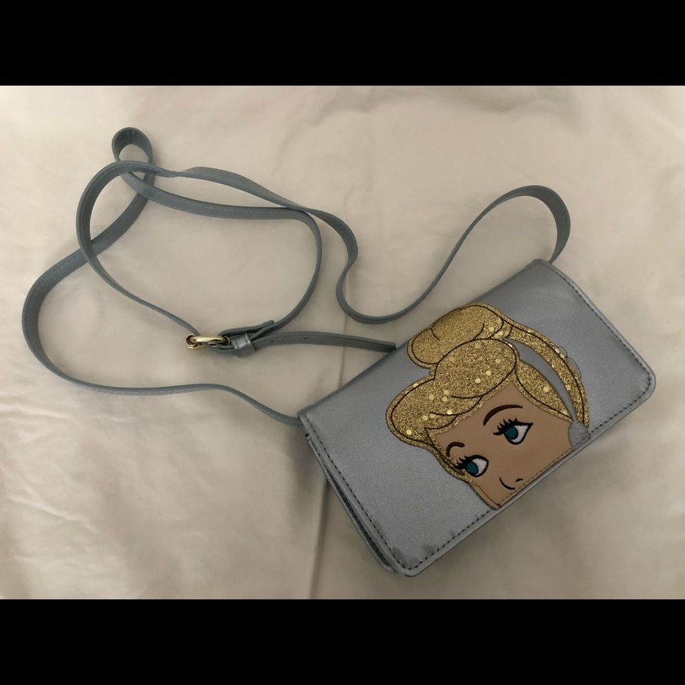 Danielle Nicole Cinderella Crossbody - Picture 4 of 5